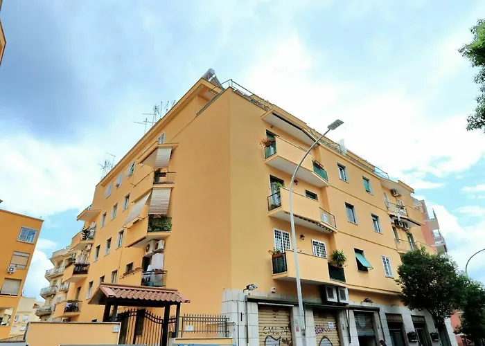 Balestra By Halldis Apartment Rom
